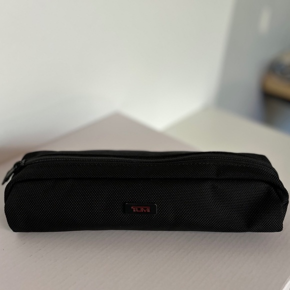 TUMI Electronic Cord Pouch Black (ALPHA) - Picture 4 of 4